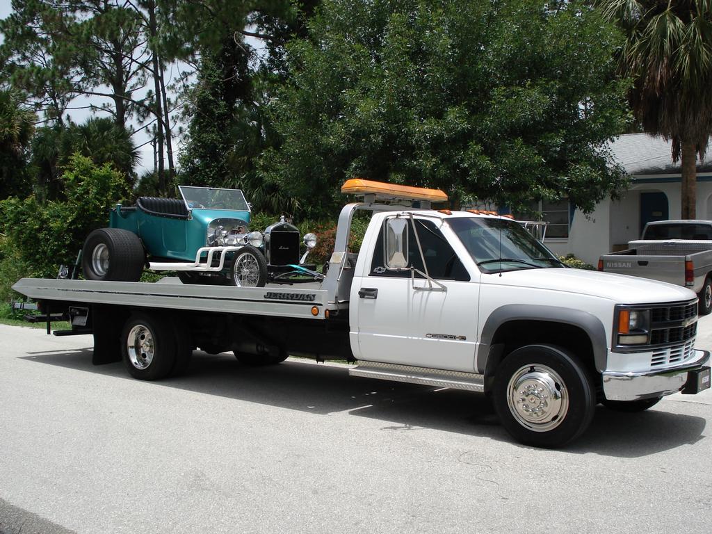 Chuck's Towing and Salvage North Port FL 34288 9416263265